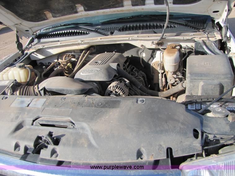 image for item B2132 2007 GMC Sierra 2500HD extended cab pickup truck