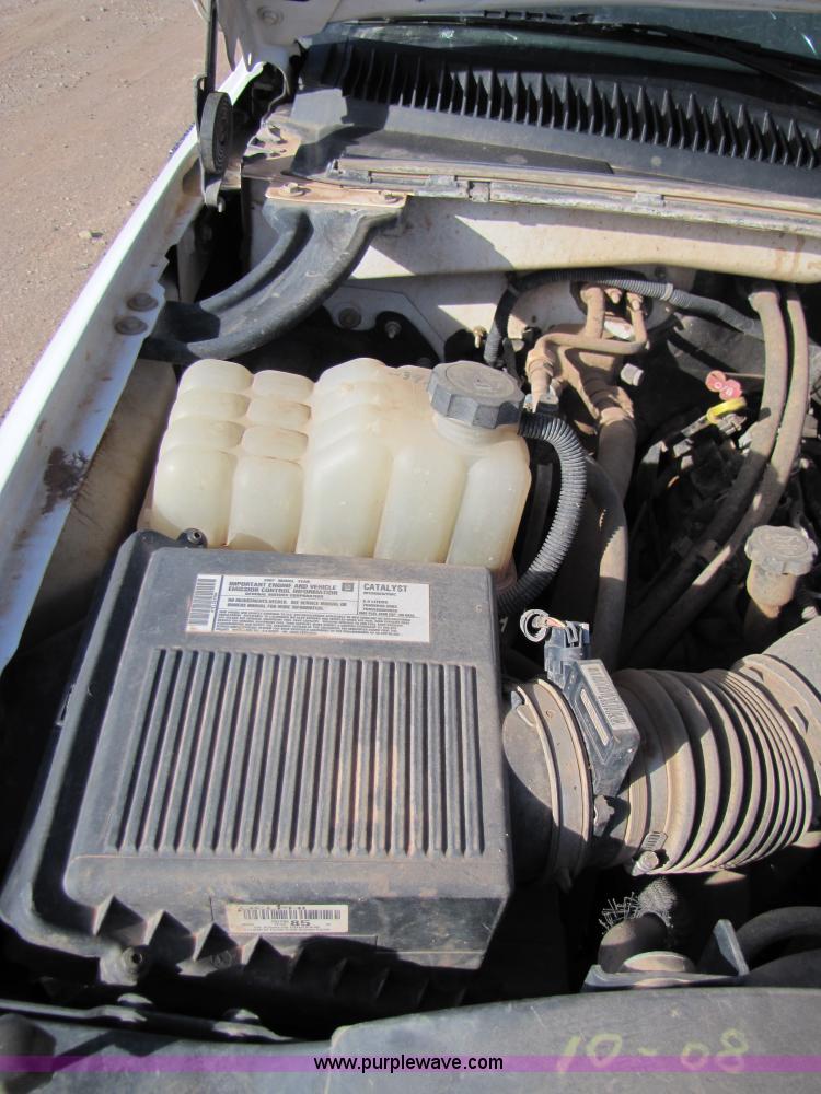 image for item B2132 2007 GMC Sierra 2500HD extended cab pickup truck