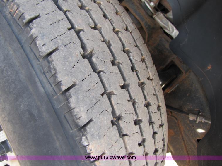 image for item B2132 2007 GMC Sierra 2500HD extended cab pickup truck