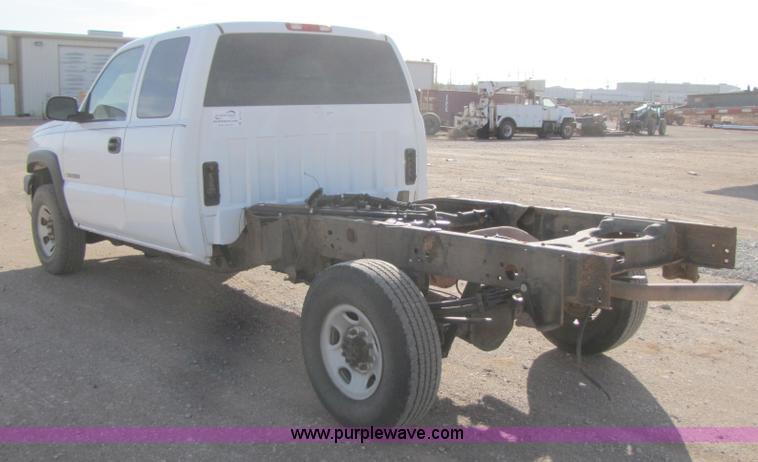 image for item B2134 2007 Chevrolet Silverado 2500HD extended cab pickup truck