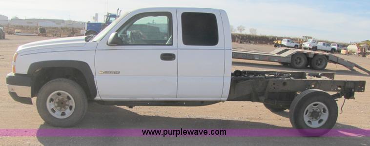 image for item B2134 2007 Chevrolet Silverado 2500HD extended cab pickup truck