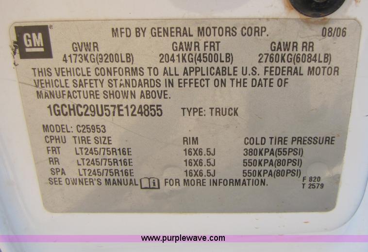 image for item B2134 2007 Chevrolet Silverado 2500HD extended cab pickup truck