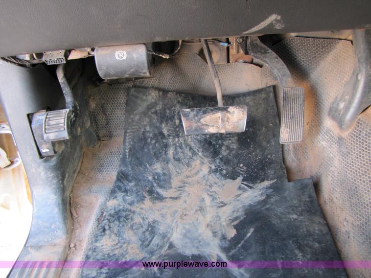 image for item B2134 2007 Chevrolet Silverado 2500HD extended cab pickup truck