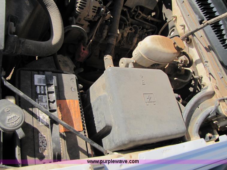 image for item B2134 2007 Chevrolet Silverado 2500HD extended cab pickup truck