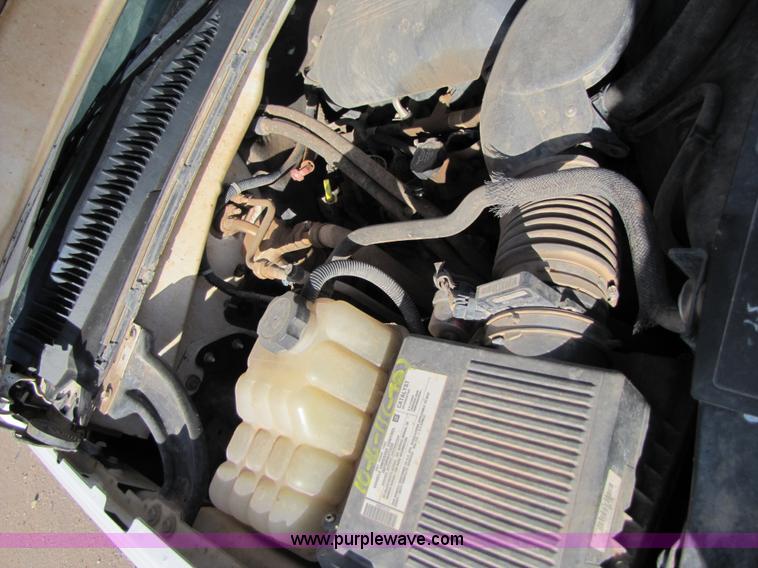 image for item B2134 2007 Chevrolet Silverado 2500HD extended cab pickup truck