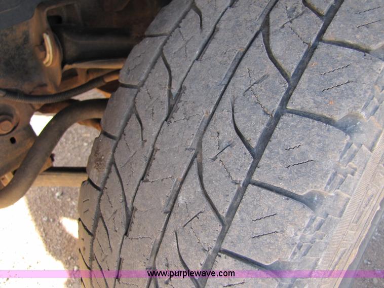 image for item B2134 2007 Chevrolet Silverado 2500HD extended cab pickup truck