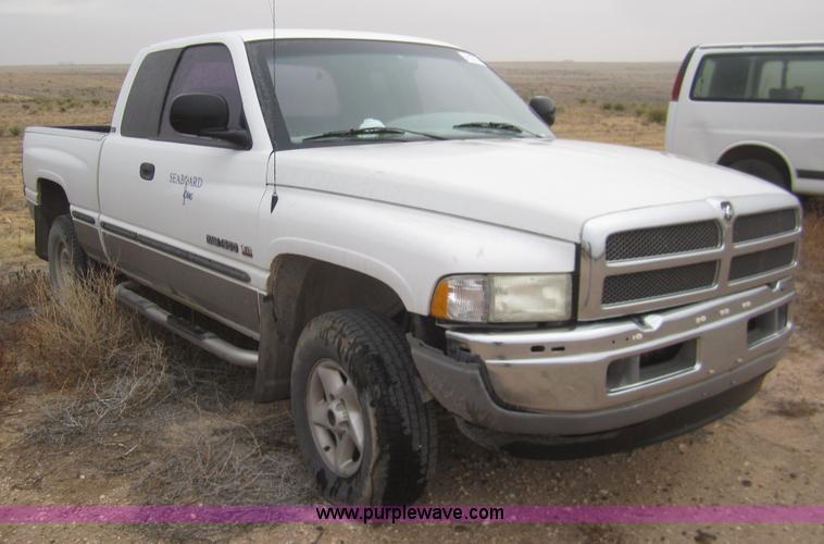 image for item B3102 1999 Dodge Ram 1500 pickup truck