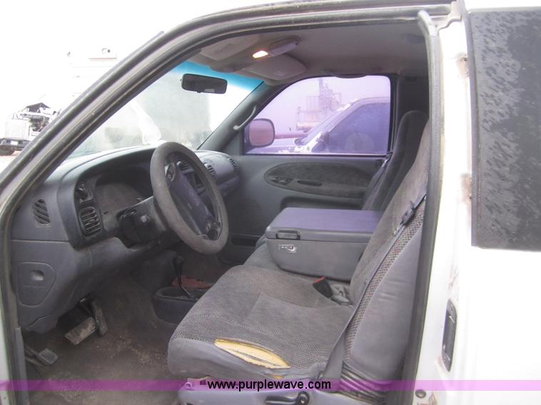 image for item B3102 1999 Dodge Ram 1500 pickup truck
