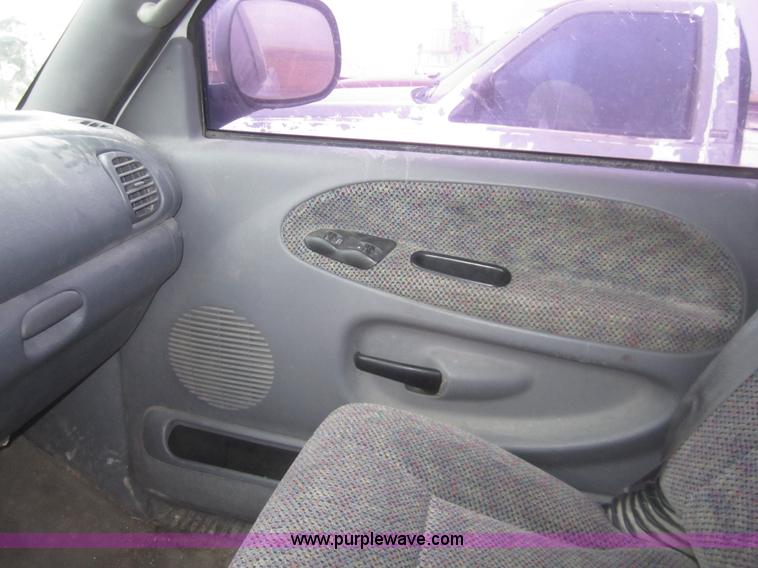 image for item B3102 1999 Dodge Ram 1500 pickup truck