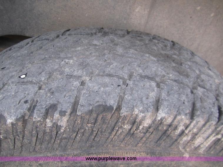 image for item B3102 1999 Dodge Ram 1500 pickup truck