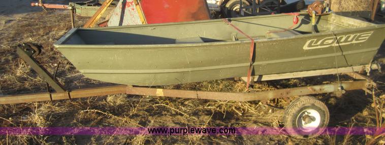image for item B3139 Lowe 10' flat bottom aluminum boat