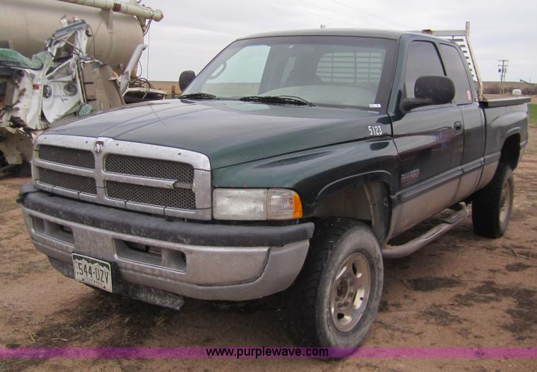 image for item B3146 2001 Dodge Ram 2500 quad cab pickup truck