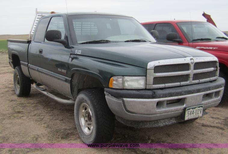 image for item B3146 2001 Dodge Ram 2500 quad cab pickup truck