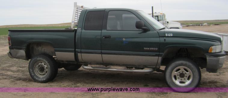 image for item B3146 2001 Dodge Ram 2500 quad cab pickup truck