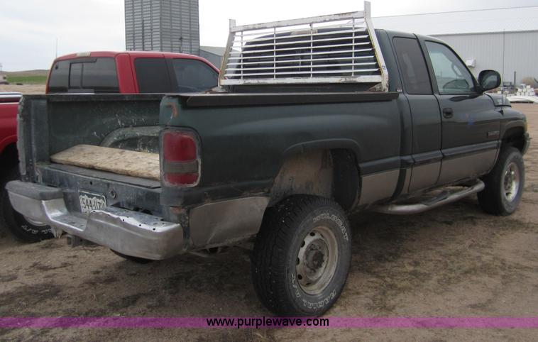 image for item B3146 2001 Dodge Ram 2500 quad cab pickup truck