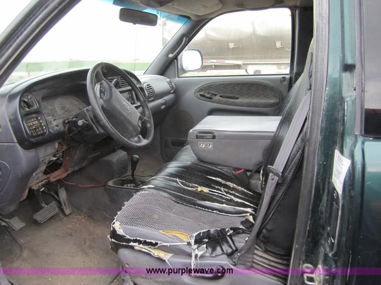 image for item B3146 2001 Dodge Ram 2500 quad cab pickup truck