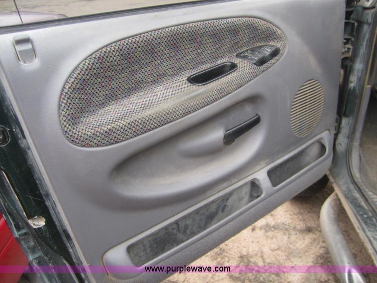 image for item B3146 2001 Dodge Ram 2500 quad cab pickup truck