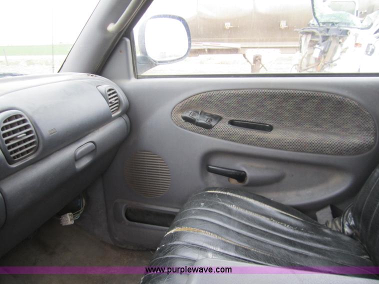 image for item B3146 2001 Dodge Ram 2500 quad cab pickup truck