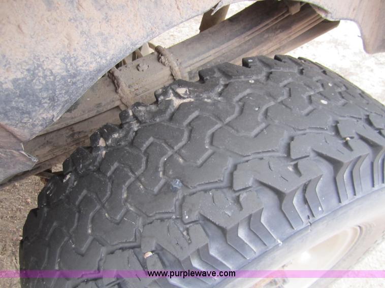 image for item B3146 2001 Dodge Ram 2500 quad cab pickup truck