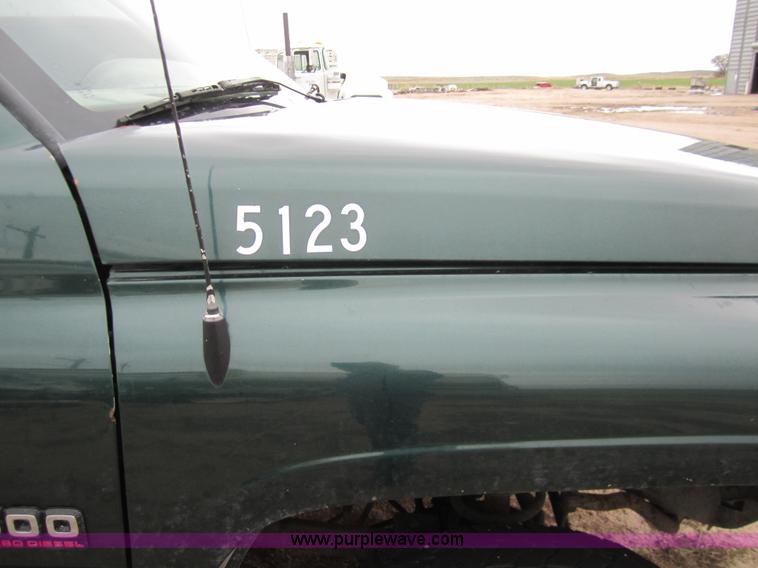 image for item B3146 2001 Dodge Ram 2500 quad cab pickup truck