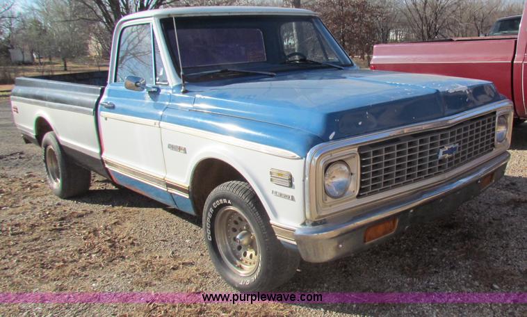 image for item B7032 1972 Chevrolet Cheyenne C10 pickup truck
