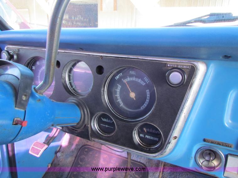 image for item B7032 1972 Chevrolet Cheyenne C10 pickup truck