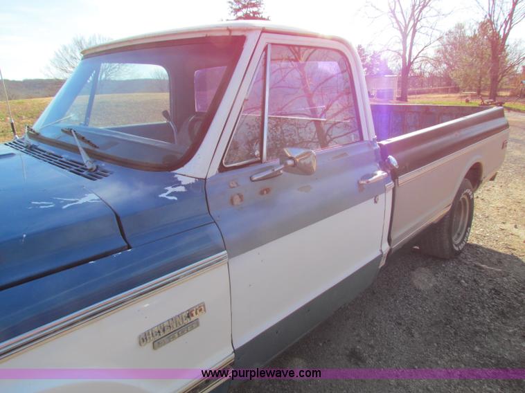 image for item B7032 1972 Chevrolet Cheyenne C10 pickup truck