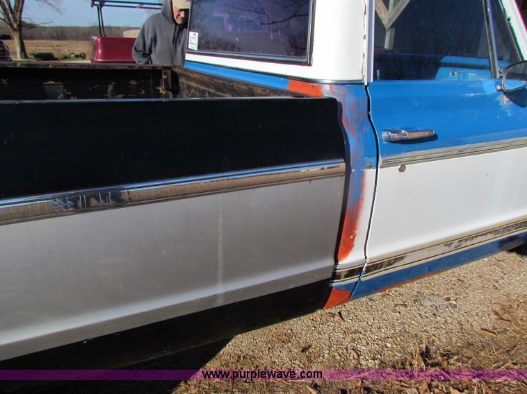image for item B7032 1972 Chevrolet Cheyenne C10 pickup truck