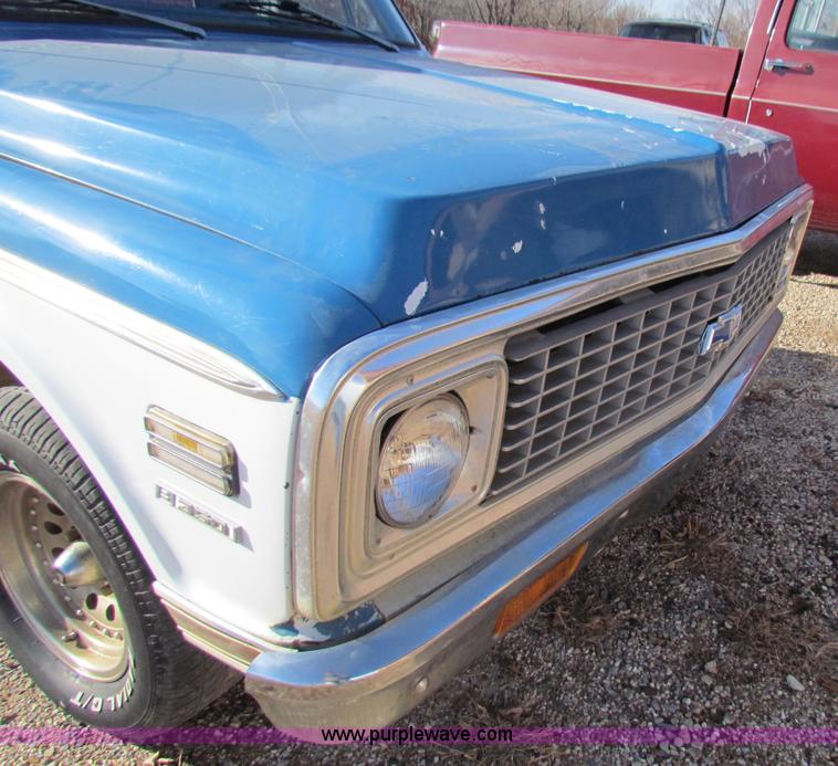 image for item B7032 1972 Chevrolet Cheyenne C10 pickup truck