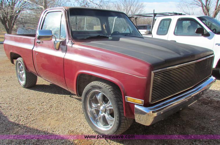 image for item B7033 1981 Chevrolet C10 pickup truck