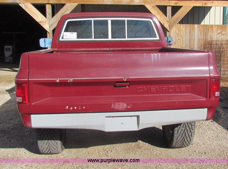 image for item B7033 1981 Chevrolet C10 pickup truck