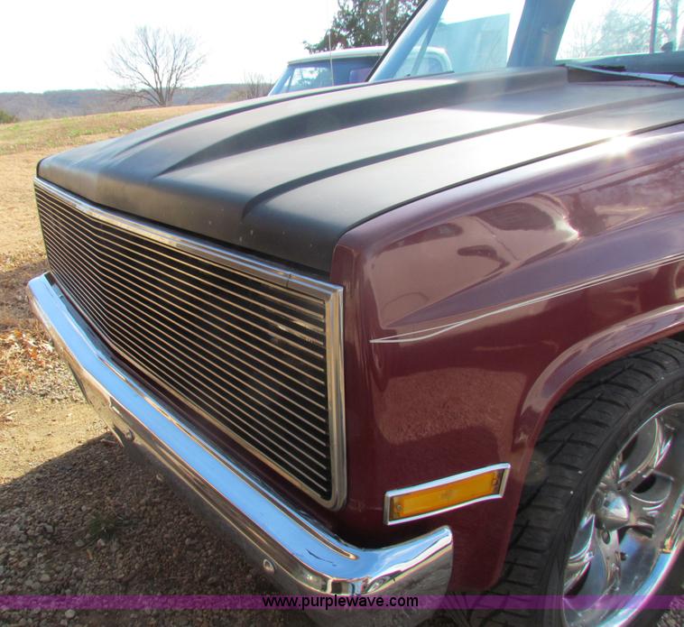image for item B7033 1981 Chevrolet C10 pickup truck