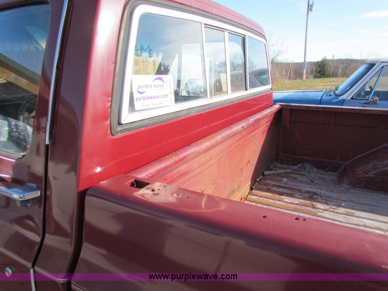 image for item B7033 1981 Chevrolet C10 pickup truck