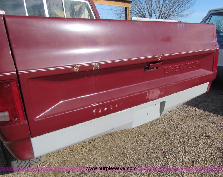 image for item B7033 1981 Chevrolet C10 pickup truck