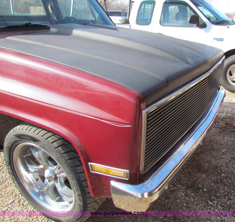 image for item B7033 1981 Chevrolet C10 pickup truck