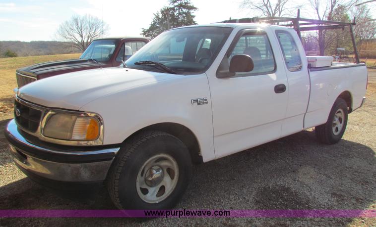 image for item B7034 1997 Ford F150 XL super cab pickup truck