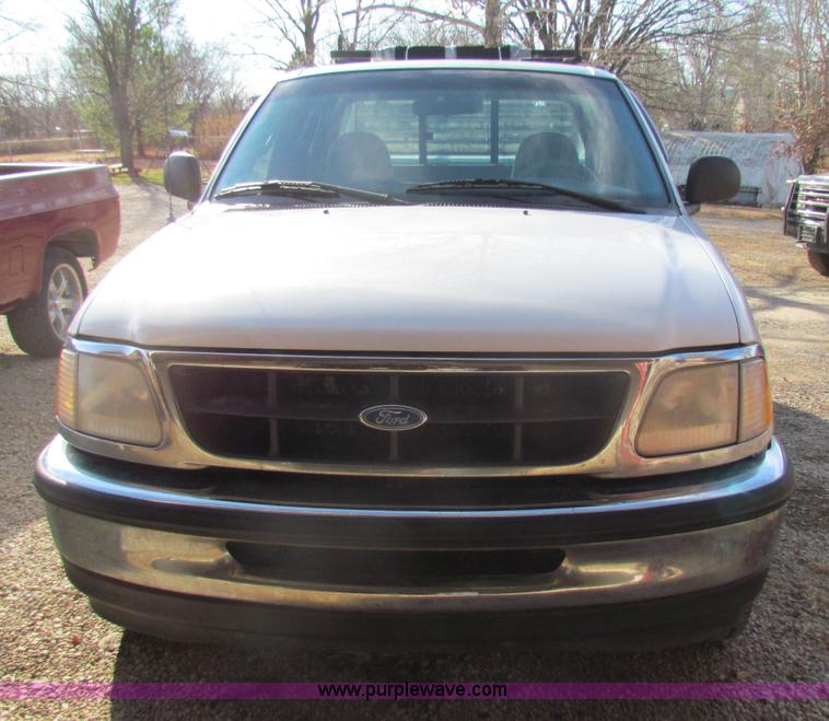 image for item B7034 1997 Ford F150 XL super cab pickup truck