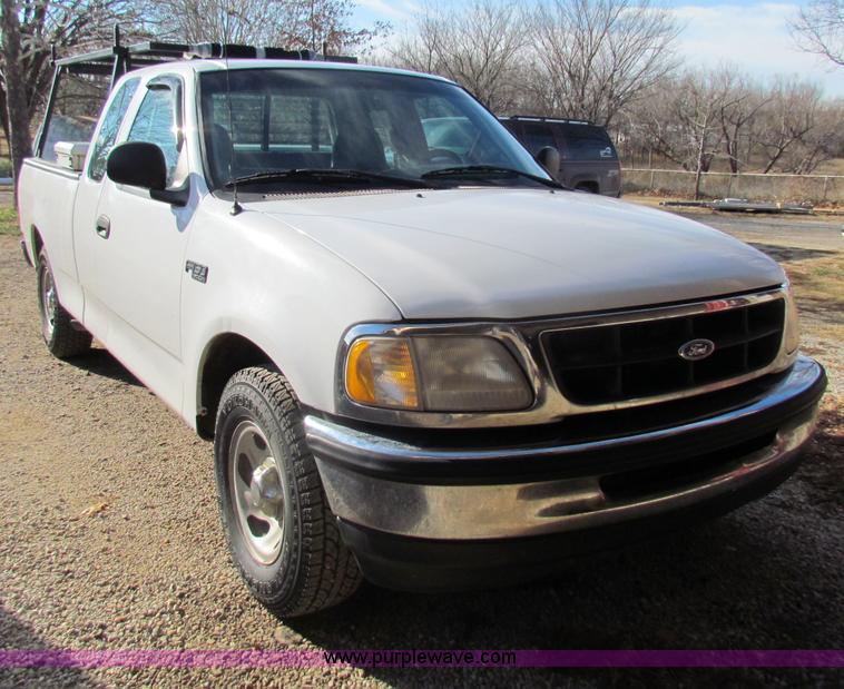 image for item B7034 1997 Ford F150 XL super cab pickup truck