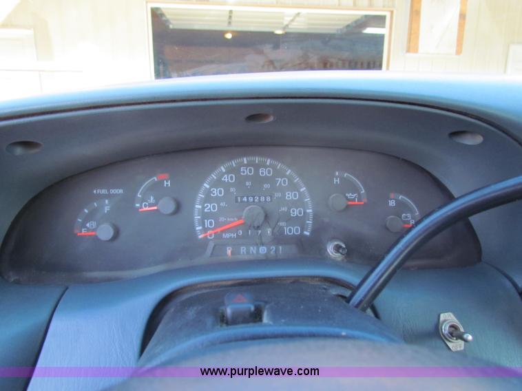 image for item B7034 1997 Ford F150 XL super cab pickup truck