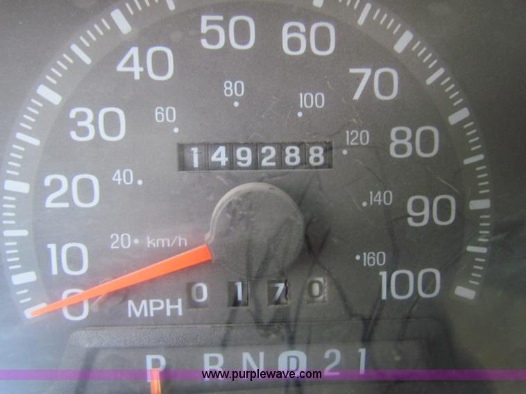 image for item B7034 1997 Ford F150 XL super cab pickup truck