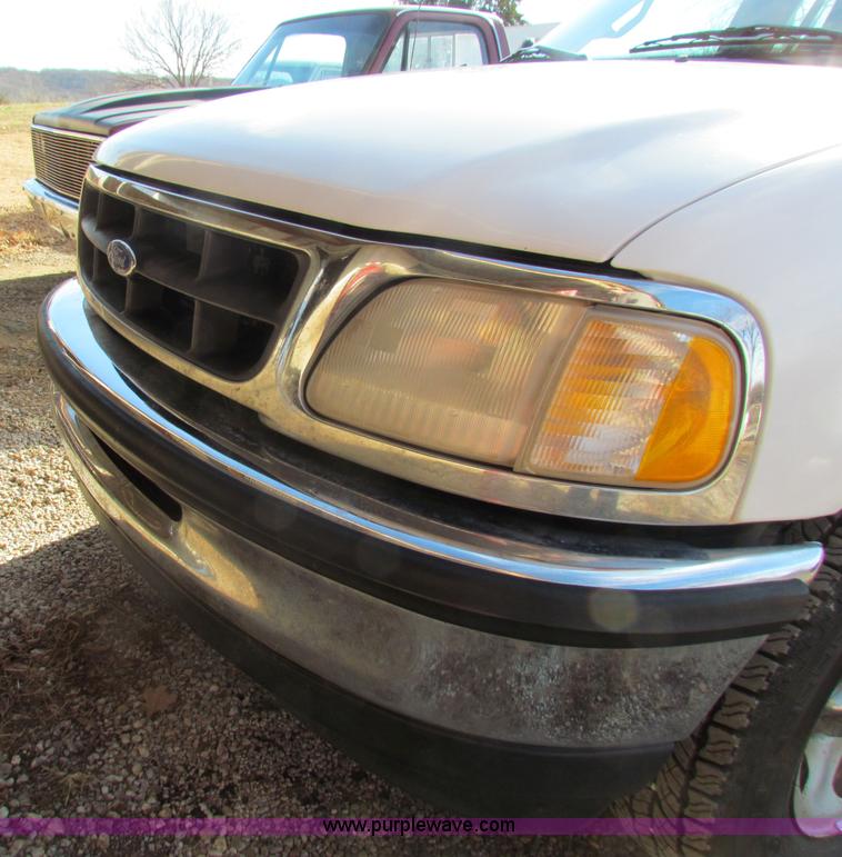 image for item B7034 1997 Ford F150 XL super cab pickup truck