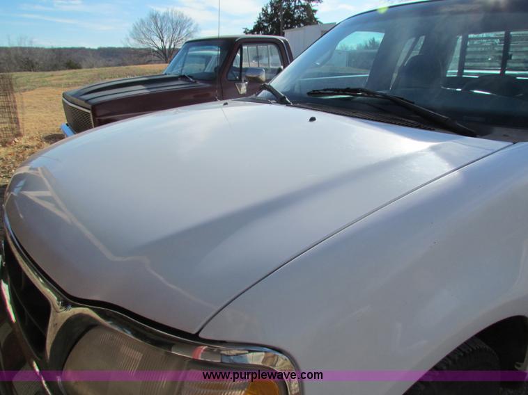 image for item B7034 1997 Ford F150 XL super cab pickup truck