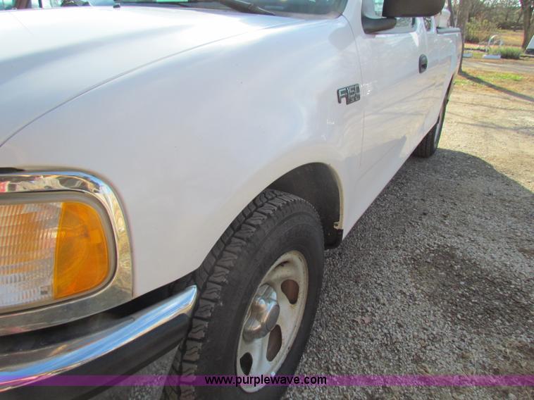 image for item B7034 1997 Ford F150 XL super cab pickup truck