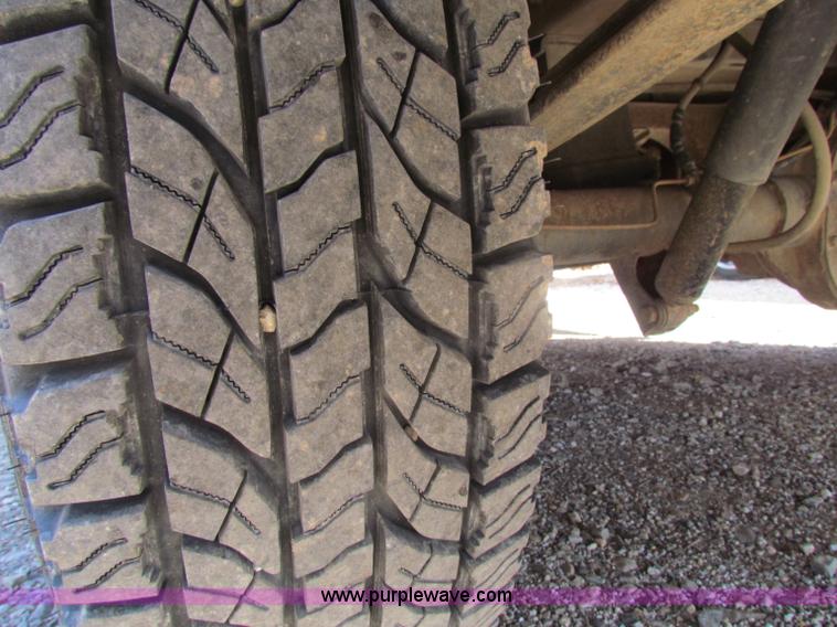 image for item B7034 1997 Ford F150 XL super cab pickup truck