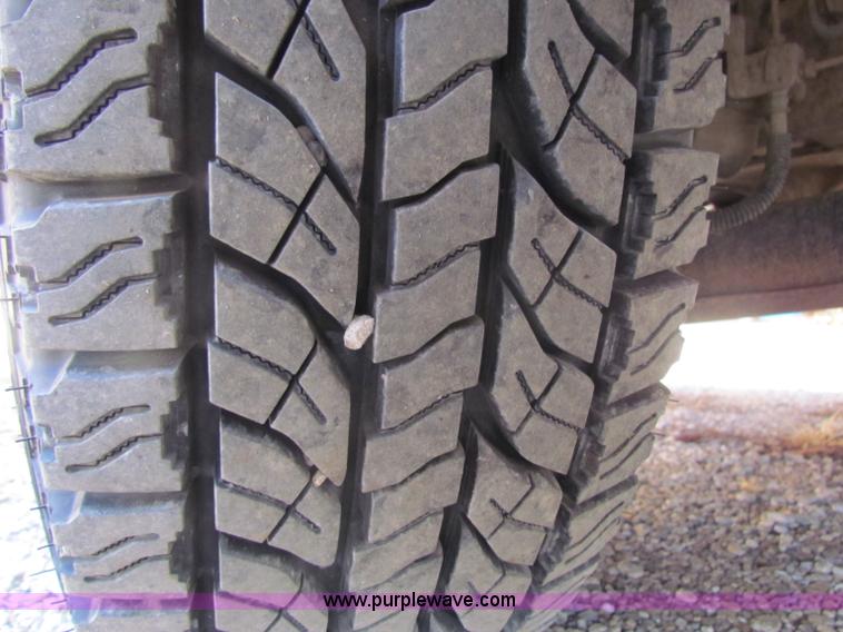 image for item B7034 1997 Ford F150 XL super cab pickup truck