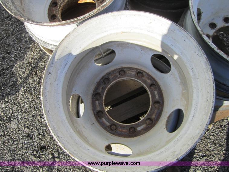 image for item B9037 (8) 22.5 Budd steel rims
