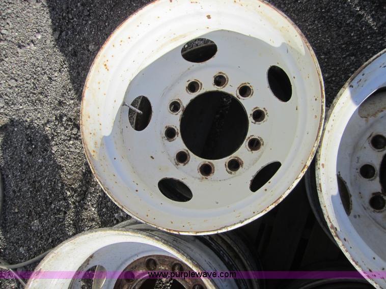 image for item B9037 (8) 22.5 Budd steel rims