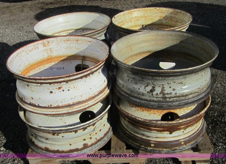 image for item B9038 (8) 24.5 Budd steel rims