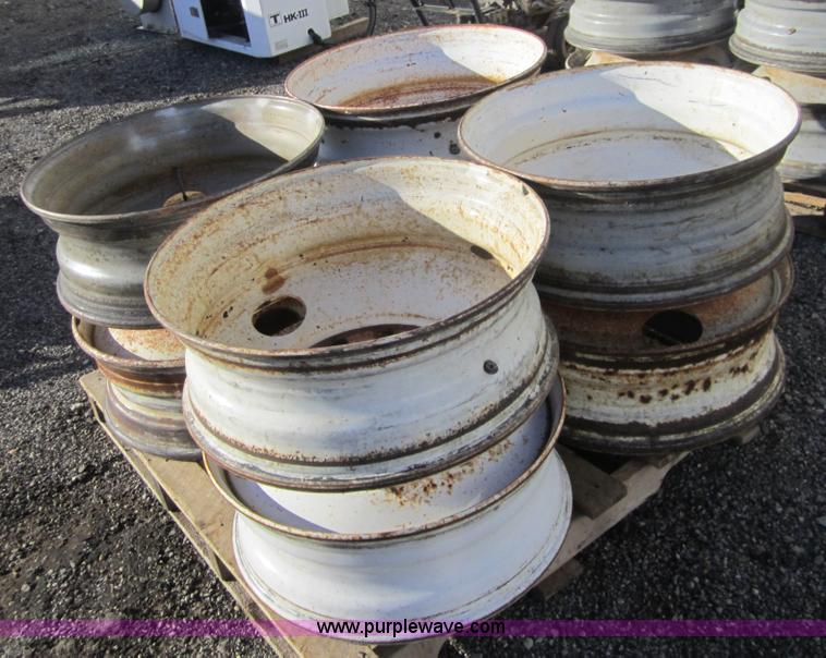 image for item B9038 (8) 24.5 Budd steel rims