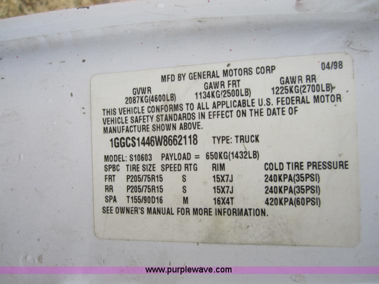 image for item C5239 1998 Isuzu Hombre S pickup truck